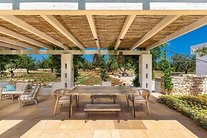 1978 Borgo Maresca by Perle di Puglia