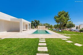 1978 Borgo Maresca by Perle di Puglia