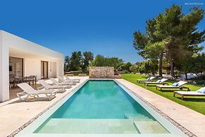 1978 Borgo Maresca by Perle di Puglia