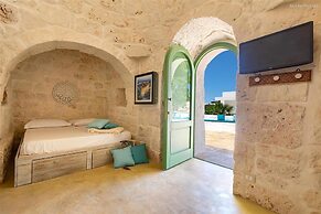 1978 Borgo Maresca by Perle di Puglia