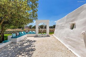 1978 Borgo Maresca by Perle di Puglia