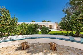 1978 Borgo Maresca by Perle di Puglia