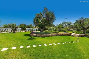 1978 Borgo Maresca by Perle di Puglia