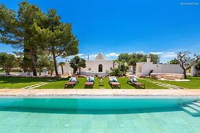 1978 Borgo Maresca by Perle di Puglia