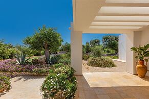 1978 Borgo Maresca by Perle di Puglia