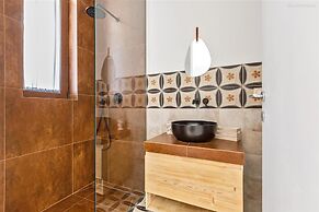 1978 Borgo Maresca by Perle di Puglia