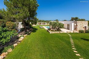 1978 Borgo Maresca by Perle di Puglia