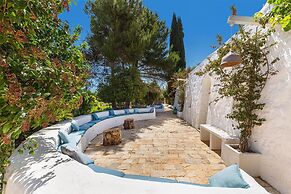 1978 Borgo Maresca by Perle di Puglia