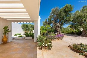 1978 Borgo Maresca by Perle di Puglia