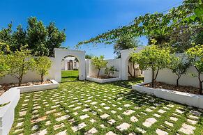 1978 Borgo Maresca by Perle di Puglia