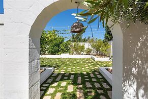 1978 Borgo Maresca by Perle di Puglia