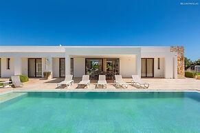 1978 Borgo Maresca by Perle di Puglia