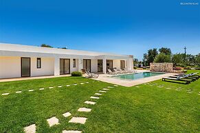 1978 Borgo Maresca by Perle di Puglia