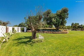 1978 Borgo Maresca by Perle di Puglia