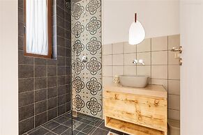 1978 Borgo Maresca by Perle di Puglia