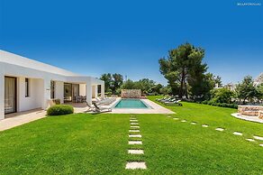 1978 Borgo Maresca by Perle di Puglia