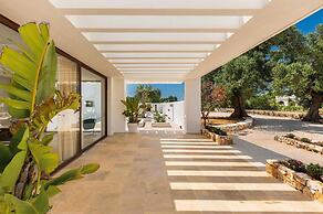 1978 Borgo Maresca by Perle di Puglia