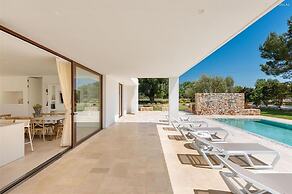 1978 Borgo Maresca by Perle di Puglia