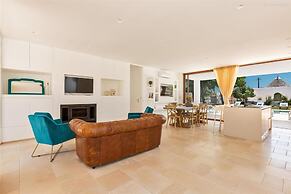 1978 Borgo Maresca by Perle di Puglia