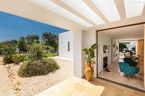 1978 Borgo Maresca by Perle di Puglia