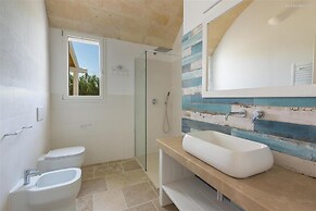 1619 Villa Eneide in Pescoluse Posto Vecchio