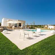 1619 Villa Eneide in Pescoluse Posto Vecchio