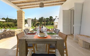 1619 Villa Eneide in Pescoluse Posto Vecchio