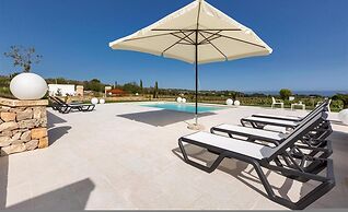 1619 Villa Eneide in Pescoluse Posto Vecchio