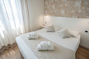 Rimini Bay Suites & Residence