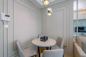 Elegant And Comfy 2Br At Menteng Park Apartment