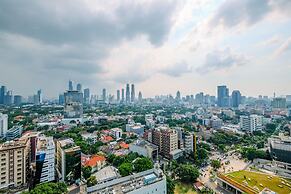 Elegant And Comfy 2Br At Menteng Park Apartment