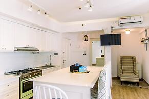 Spacious And Nice 2Br Apartment At Mediterania Palace Residence