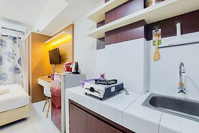 Homey And Elegant Studio Amazana Serpong Apartment