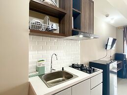 Well Furnished And Cozy Studio At Gateway Park Lrt City Bekasi Apartme