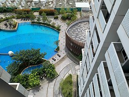 Modern And Comfort Design Studio Room At West Vista Apartment