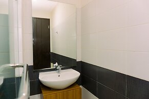 Warm And Minimalist 1Br Apartment At Scientia Residence