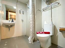 Comfy Studio At Gateway Park Lrt City Bekasi Apartment