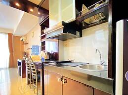 Warm And Cozy Studio At Dago Suites Apartment