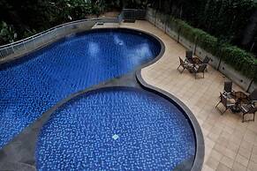 Warm And Cozy Studio At Dago Suites Apartment