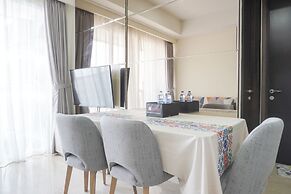Elegant And Comfy 2Br With Private Lift At Menteng Park Apartment