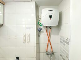 Cozy And Comfy Studio At Bassura City Apartment