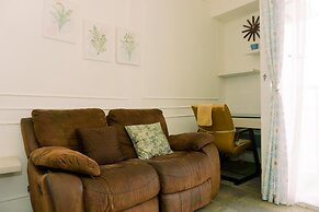 Nice And Homey 1Br At Serpong Greenview Apartment