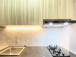 Homey Studio Room At Grand Asia Afrika Apartment