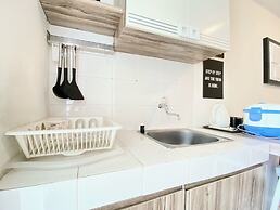 Cheerful And Homey 2Br Apartment At Parahyangan Residence