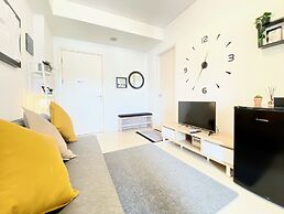 Cheerful And Homey 2Br Apartment At Parahyangan Residence