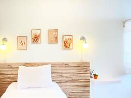 Cheerful And Homey 2Br Apartment At Parahyangan Residence