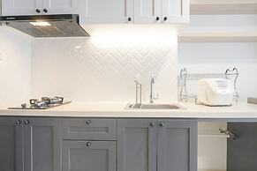 Warm And Simply Studio Room West Vista Apartment