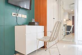 Warm And Simply Studio Room West Vista Apartment