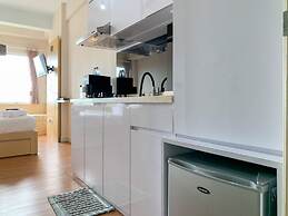 Relaxing Studio At Patraland Urbano Apartment