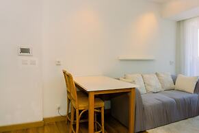 Full Furnished With Modern Design 1Br At West Vista Apartment